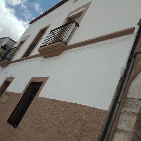 Apartamento Turistico Muralla De Caces Exterior foto