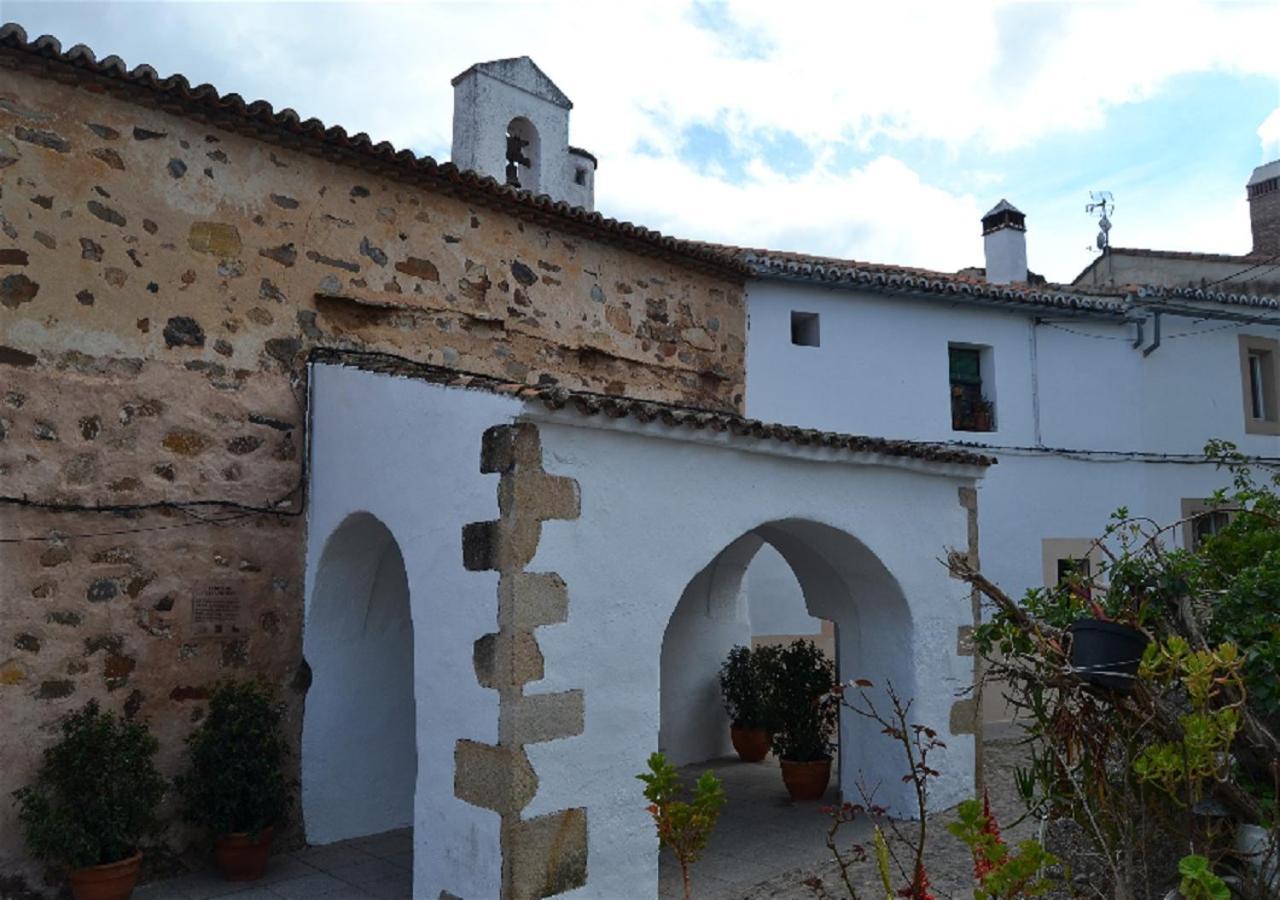 Apartamento Turistico Muralla De Caces Exterior foto